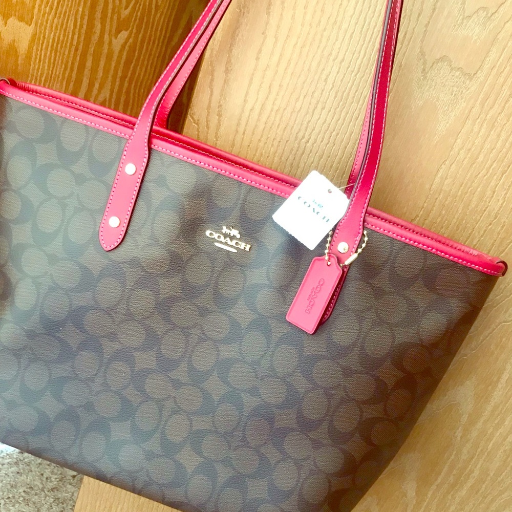 Coach Signature City Zip Tote